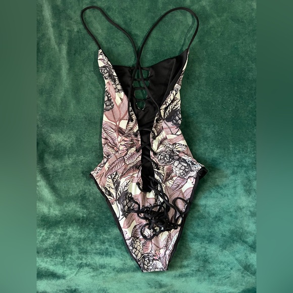 Maaji one piece **Reversible** - Picture 2 of 4